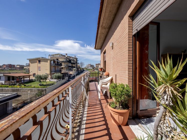 Trilocale in vendita, via Bulzi  39, Borghesiana, Roma