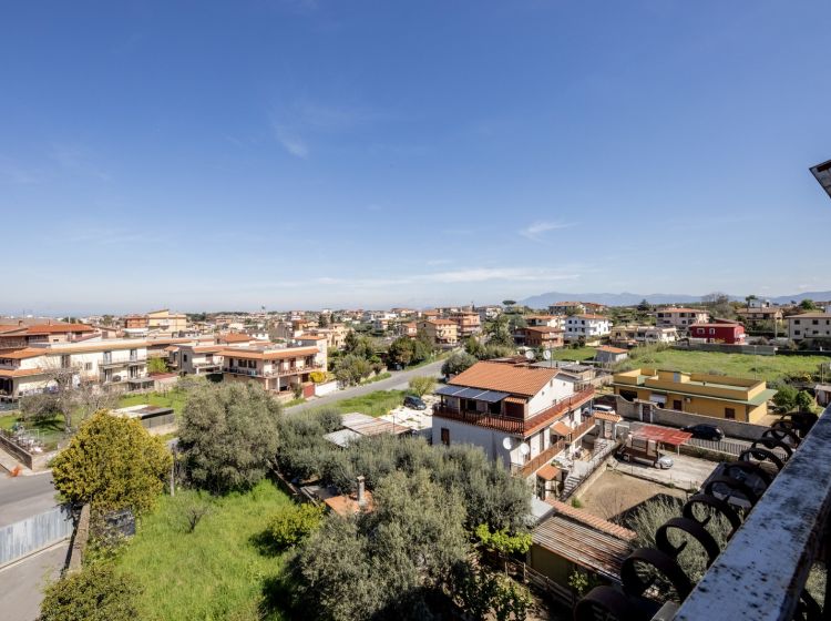 Trilocale in vendita, via Bulzi  39, Borghesiana, Roma