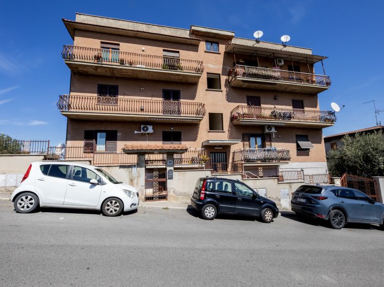 Trilocale in vendita, via Bulzi  39, Borghesiana, Roma