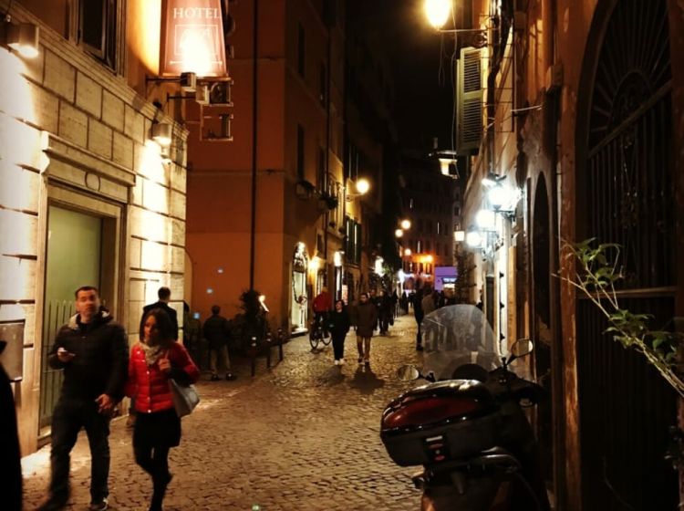 Negozio in vendita, via Leonina  68, Centro Storico, Roma