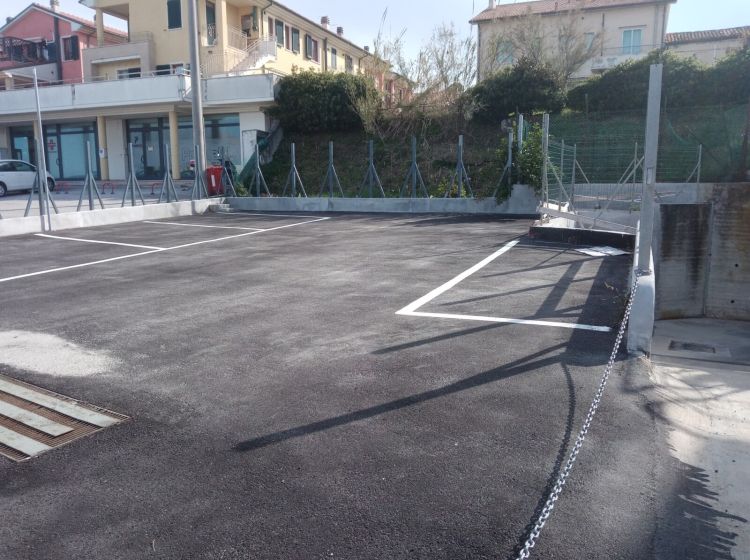 Ufficio in affitto, viale Romagna  133, Fano