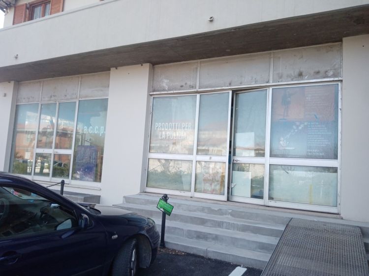 Ufficio in affitto, viale Romagna  133, Fano