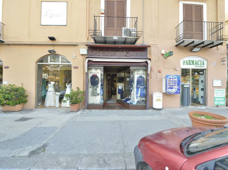 Negozio in vendita, via Cavour  94, Cavour, Palermo