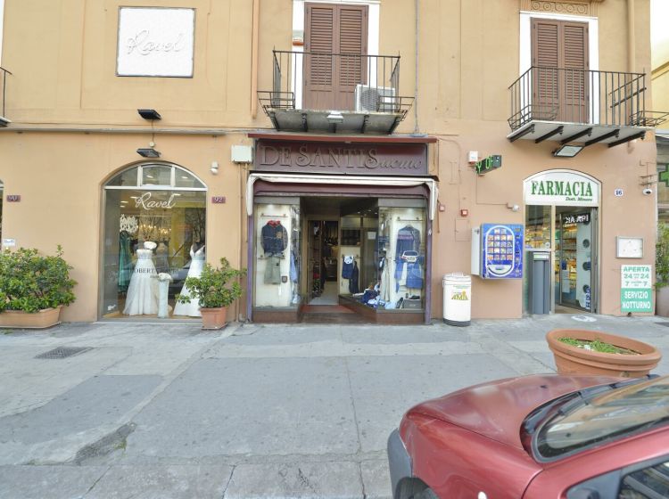 Negozio in vendita, via Cavour  94, Cavour, Palermo