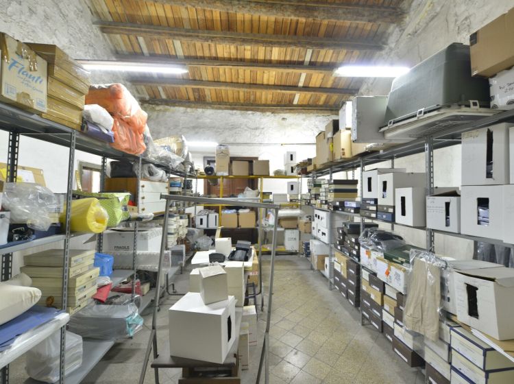 Negozio in vendita, via Cavour  94, Cavour, Palermo