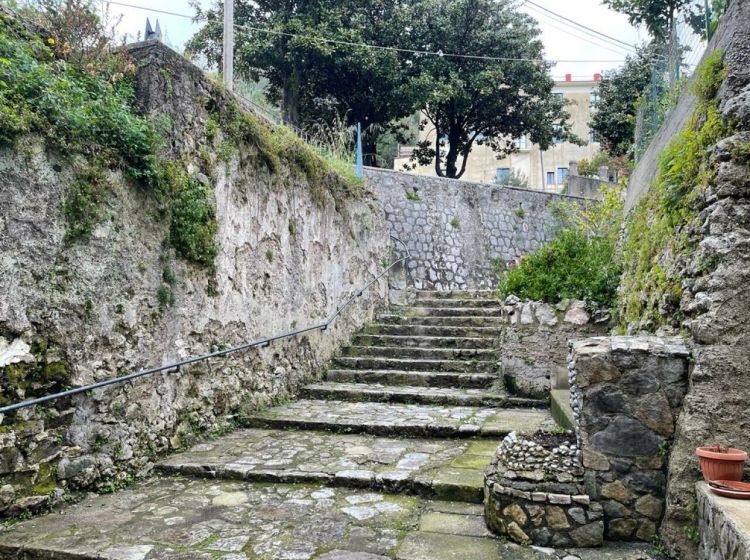 Terratetto plurifamiliare in vendita, via Ottavio Apicella 38, Polvica, Tramonti