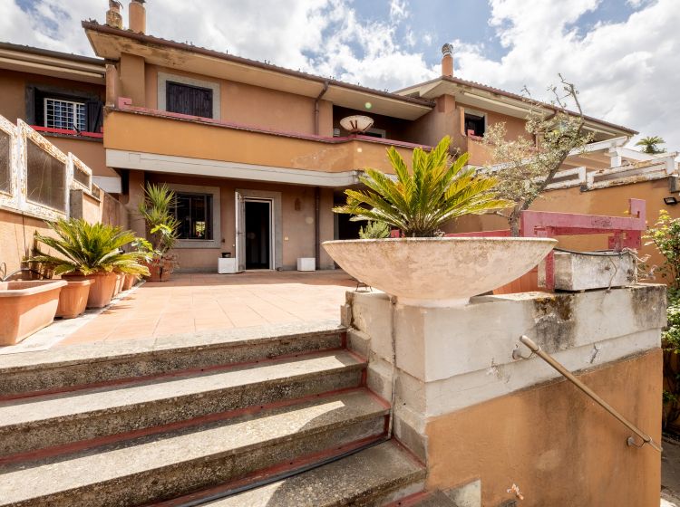 Villa in vendita, via Montiglioni  118, Grottaferrata