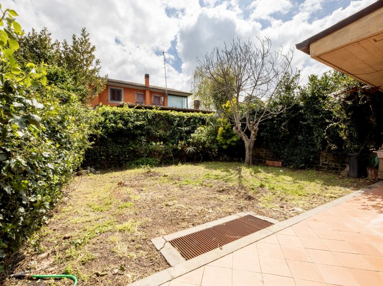 Villa in vendita, via Montiglioni  118, Grottaferrata