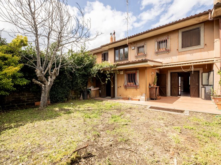 Villa in vendita, via Montiglioni 118, Grottaferrata