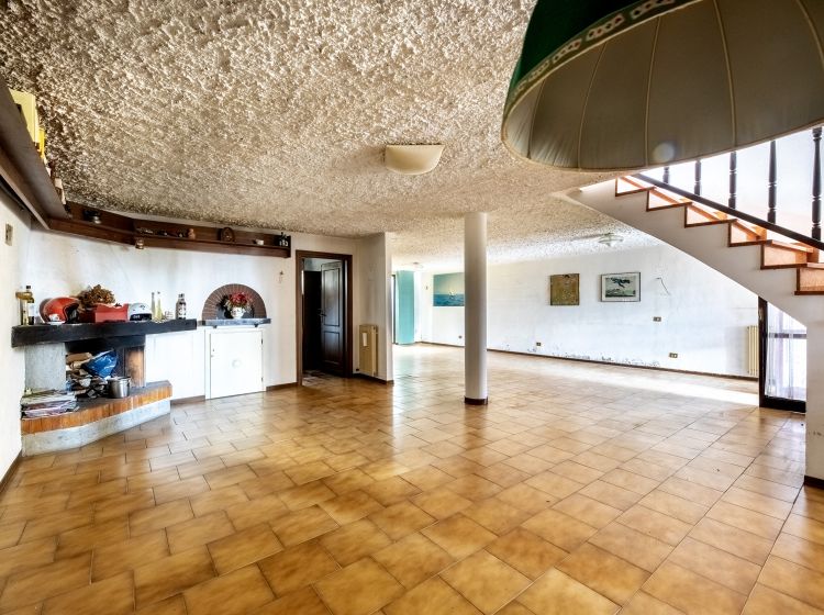 Villa in vendita, via Montiglioni  118, Grottaferrata