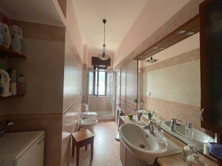 Appartamento in vendita, via Raffaele Viviani  50, Gragnano