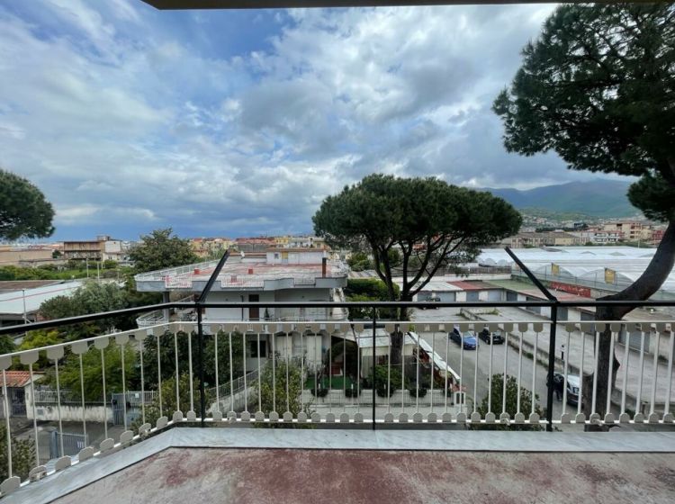 Appartamento in vendita, via Raffaele Viviani  50, Gragnano