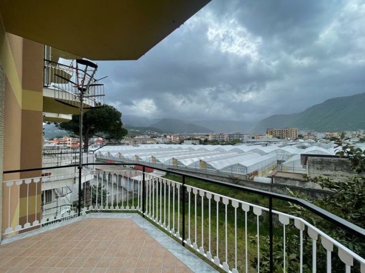 Appartamento in vendita, via Raffaele Viviani  50, Gragnano