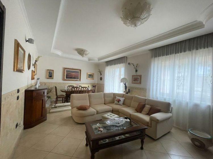 Appartamento in vendita, via Raffaele Viviani 50, Gragnano