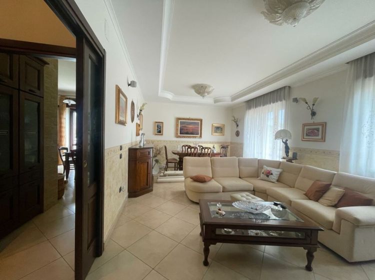 Appartamento in vendita, via Raffaele Viviani  50, Gragnano