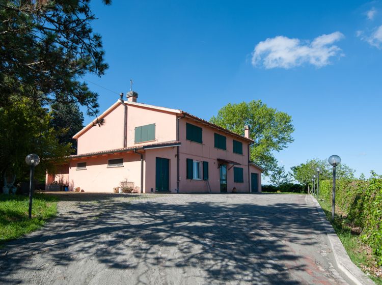 Casale in vendita, Strada delle Caminate  58, Fano