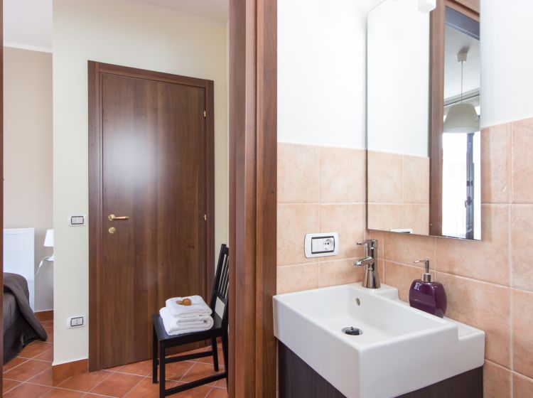 Quadrilocale in vendita, via Conte Ruggero  125, Centro Storico, Catania