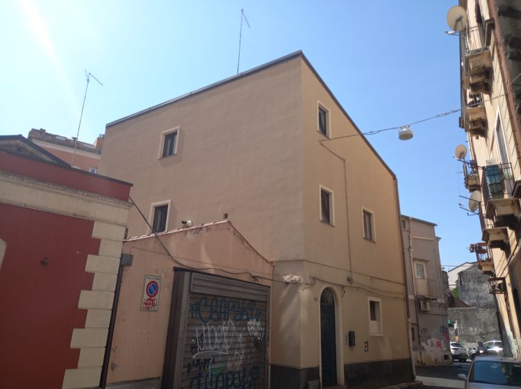 Quadrilocale in vendita, via Conte Ruggero  125, Centro Storico, Catania