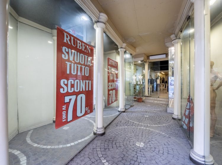 Negozio in affitto, via Nazionale  10, Centro Storico, Roma