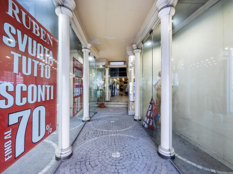 Negozio in affitto, via Nazionale  10, Centro Storico, Roma