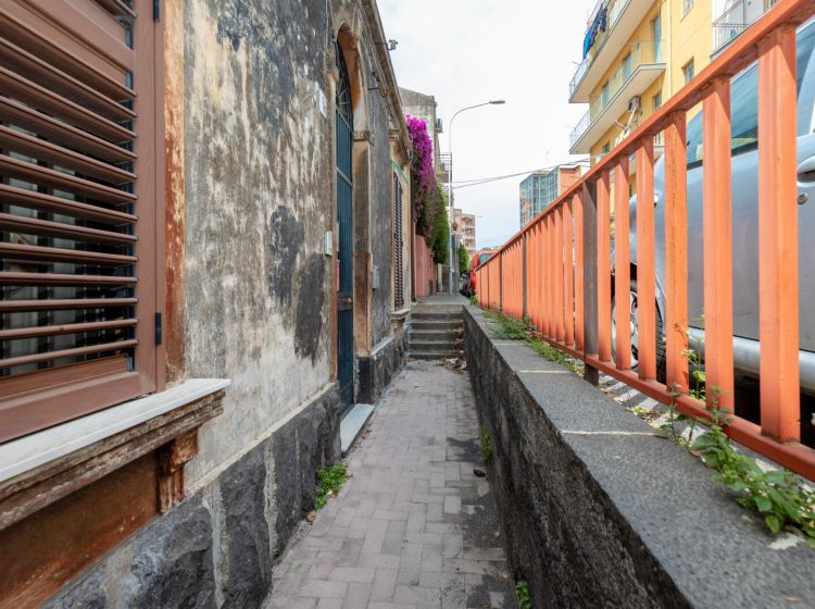 Bilocale in vendita, via Trecastagni  5A, Gioeni, Catania