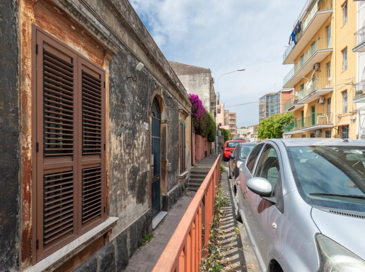 Bilocale in vendita, via Trecastagni  5A, Gioeni, Catania