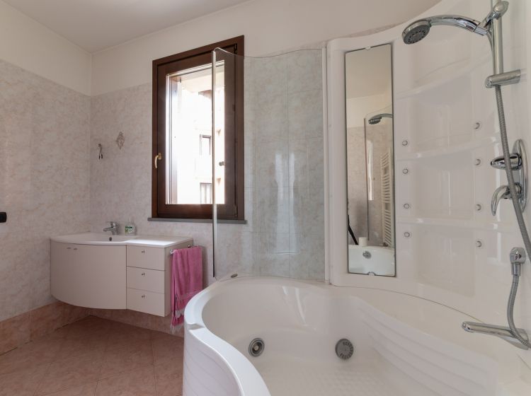 Appartamento in vendita, viale Libertà  18, Collecchio
