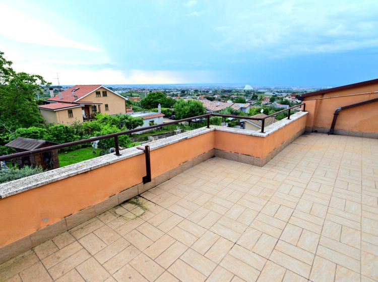 Attico in vendita, via Domenico Cicinelli  15, Frascati