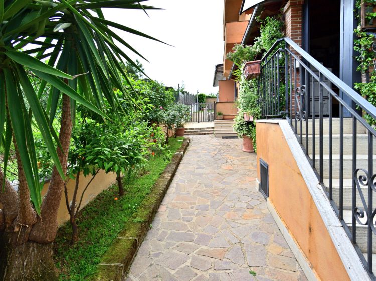 Attico in vendita, via Domenico Cicinelli  15, Frascati