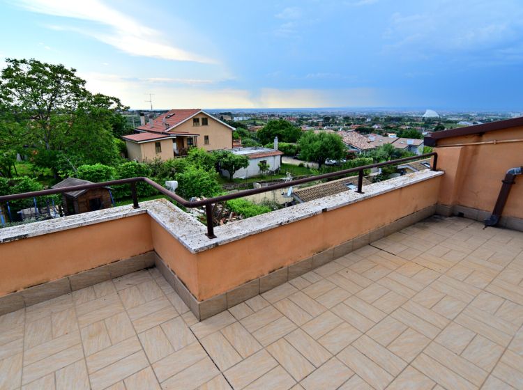 Attico in vendita, via Domenico Cicinelli  15, Frascati