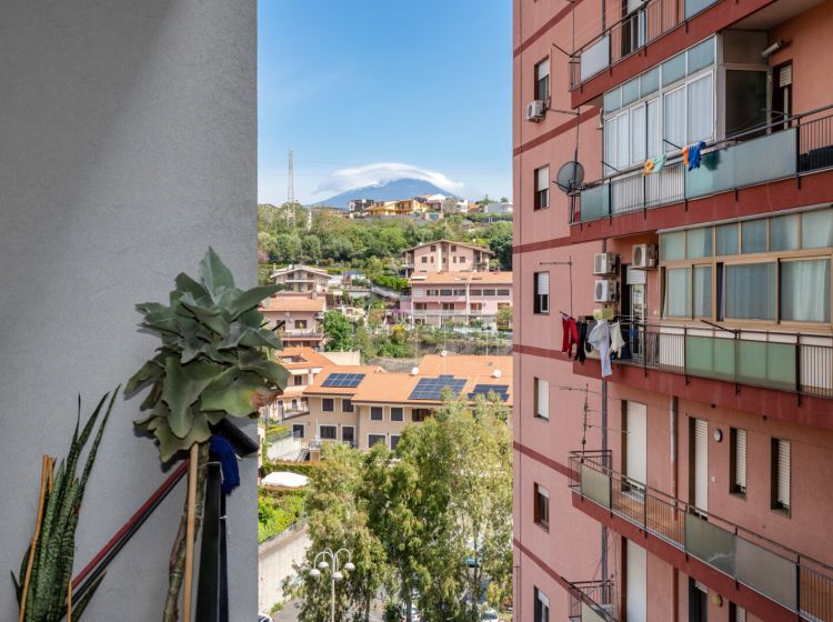 Trilocale in vendita, via Etnea  12, Gravina Di Catania
