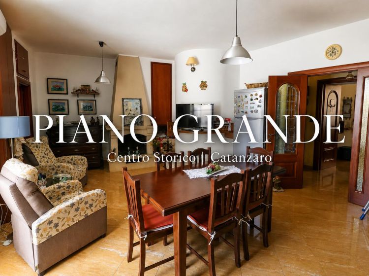 Appartamento in vendita, Largo Piano Grande  5, Centro Storico, Catanzaro