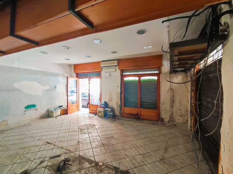 Negozio in affitto, via Francesco Crispi  44, Carmine, Salerno