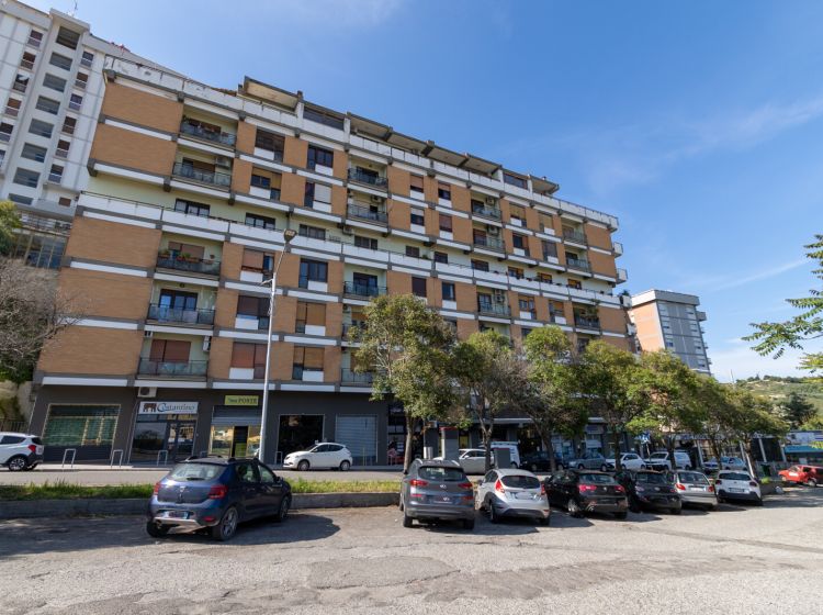 Appartamento in vendita, viale dei Bizantini  45, Sala, Catanzaro