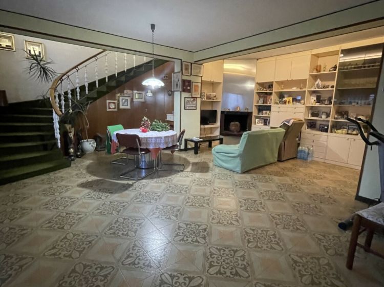 Villa in vendita, via Rodi  13, Tencarola, Selvazzano Dentro