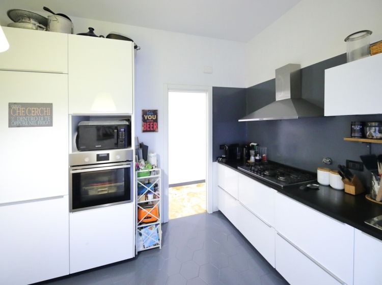 Quadrilocale in vendita, via Aurelia  52, Nervi, Genova