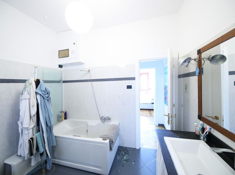 Quadrilocale in vendita, via Aurelia  52, Nervi, Genova