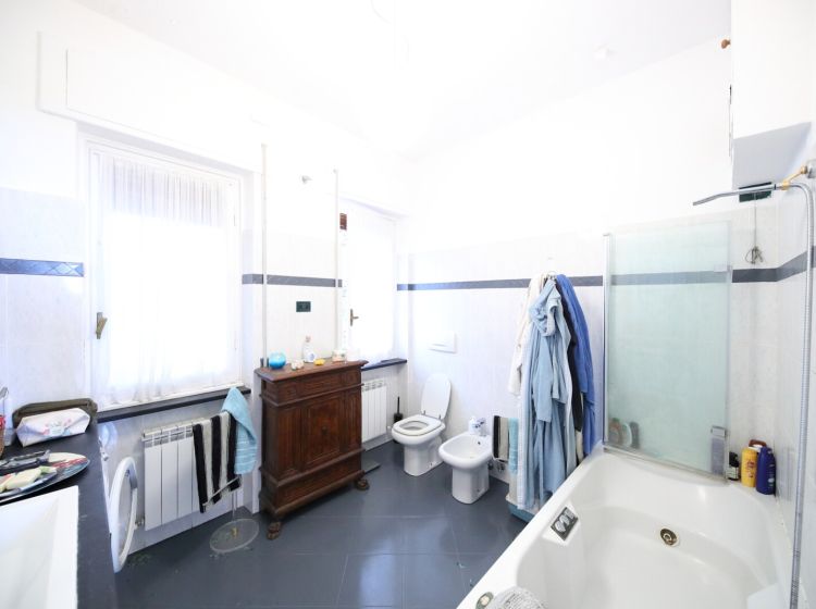 Quadrilocale in vendita, via Aurelia  52, Nervi, Genova