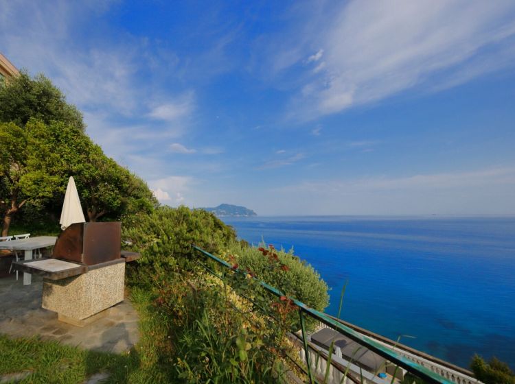 Quadrilocale in vendita, via Aurelia  52, Nervi, Genova