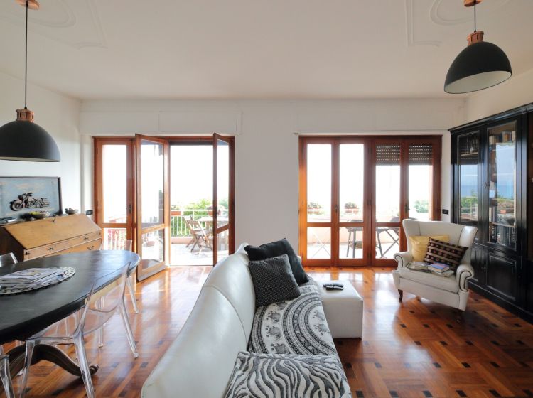Quadrilocale in vendita, via Aurelia  52, Nervi, Genova