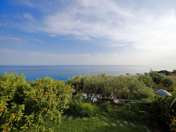 Quadrilocale in vendita, via Aurelia  52, Nervi, Genova