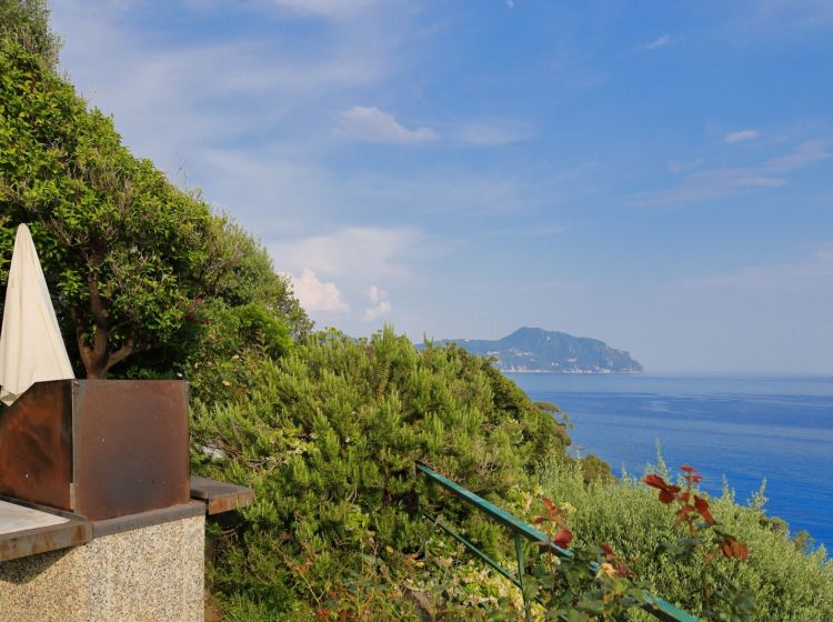 Quadrilocale in vendita, via Aurelia  52, Nervi, Genova