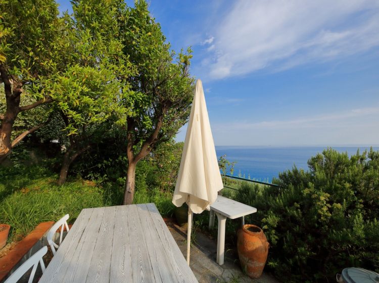 Quadrilocale in vendita, via Aurelia  52, Nervi, Genova