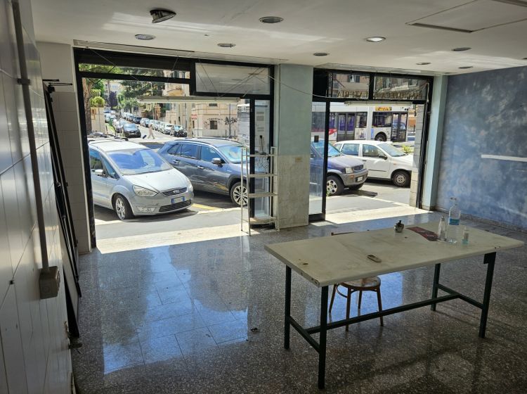 Negozio in vendita, via Nomentana  301c, Trieste, Roma