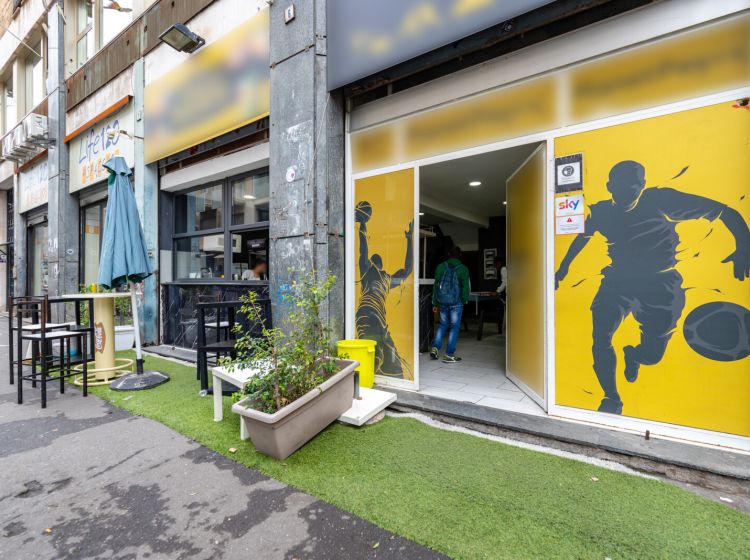 Negozio in vendita, via Teocrito  6, Fiera, Catania