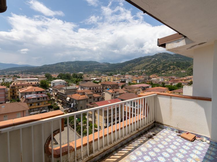 Trilocale in vendita, via Aldo Moro  23, Montepaone Lido, Montepaone
