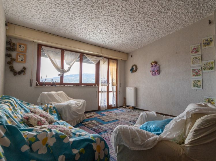 Trilocale in vendita, via Aldo Moro  23, Montepaone Lido, Montepaone