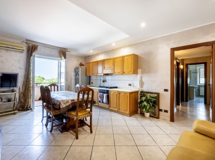 Trilocale in vendita, via Dionisio  78, Torre Angela, Roma