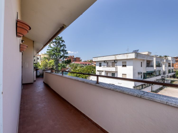 Trilocale in vendita, via Dionisio  78, Torre Angela, Roma