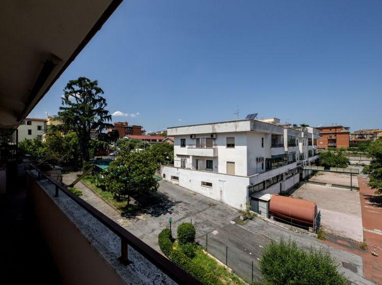 Trilocale in vendita, via Dionisio  78, Torre Angela, Roma